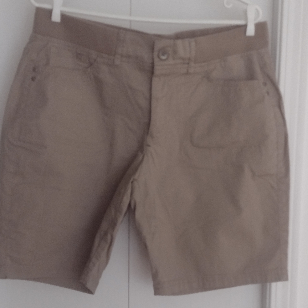 Vintage Gloria Vanderbilt khaki shorts size 12